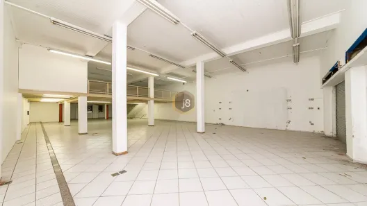 Sala Comercial para alugar, 696m² no Centro, Curitiba