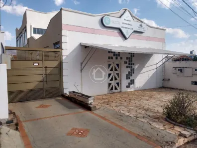 Casa com 4 Quartos à venda, 480m² no Monte Castelo, Campo Grande
