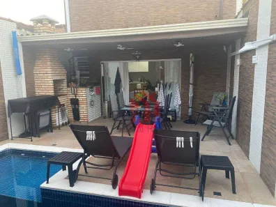 Sobrado com 4 Quartos à venda, 180m² no Vila Valença, São Vicente