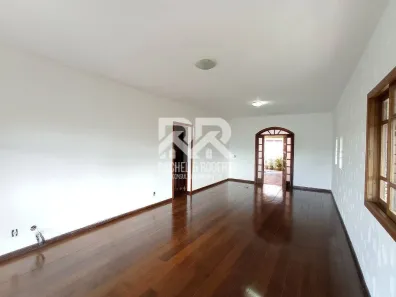 Casa com 4 Quartos à venda, 300m² no Fazendinha, Teresópolis