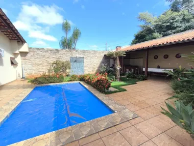 Casa de Condomínio com 4 Quartos para alugar, 400m² no Parque Acalanto, Goiânia