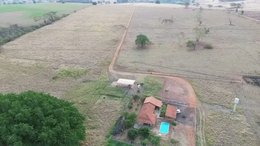 Fazenda/Sítio com 3 Quartos à venda, 600m² no Centro, Potirendaba