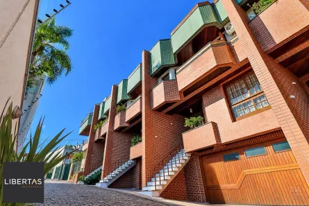 Casa de Condomínio com 4 Quartos à venda, 302m² no Chácara das Pedras, Porto Alegre
