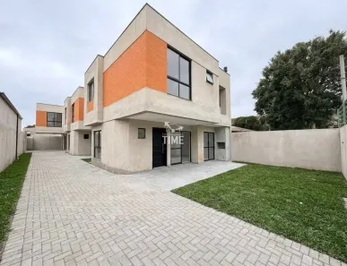 Sobrado com 3 Quartos à venda, 140m² no Uberaba, Curitiba