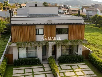 Casa com 3 Quartos para alugar, 180m² no , Garopaba