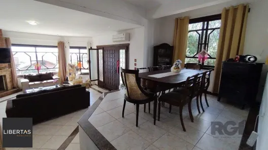 Casa com 5 Quartos à venda, 235m² no Vila Nova, Porto Alegre