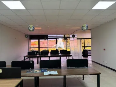 Sala Comercial para alugar, 200m² no Morada da Colina, Uberlândia