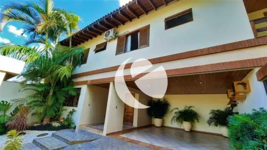 Sobrado com 4 Quartos à venda, 226m² no Champagnat, Londrina