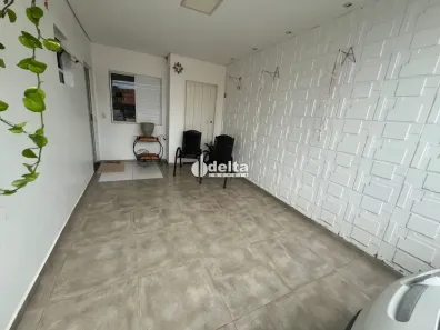 Casa de Condomínio com 3 Quartos à venda, 88m² no Aclimação, Uberlândia