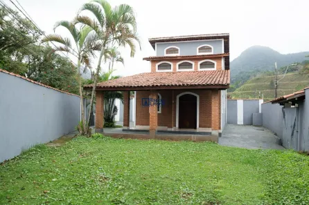 Sobrado com 4 Quartos à venda, 146m² no Martim de Sá, Caraguatatuba
