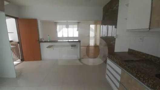 Casa com 5 Quartos à venda, 300m² no Atalaia, Aracaju
