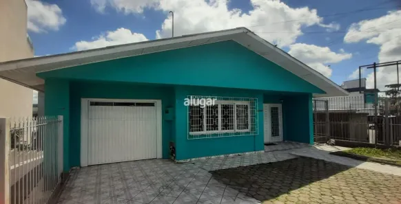 Casa com 2 Quartos para alugar, 220m² no Sagrada Família, Caxias do Sul