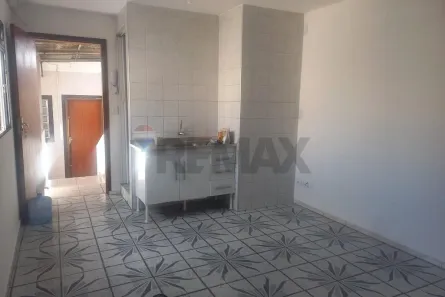Casa com 1 Quarto para alugar, 35m² no Vila Paulo Silas, São Paulo