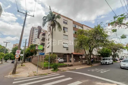 Apartamento com 2 Quartos à venda, 77m² no Passo da Areia, Porto Alegre