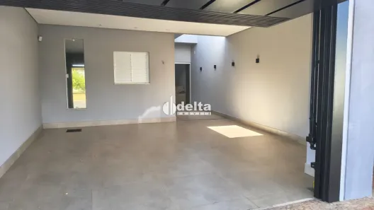 Casa com 3 Quartos à venda, 150m² no Novo Mundo, Uberlândia