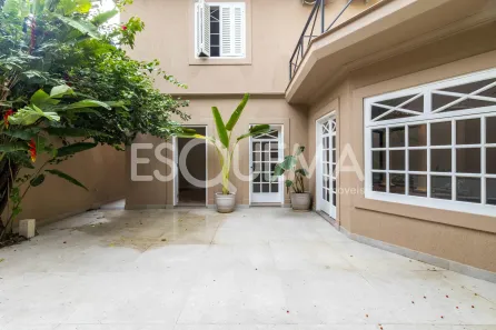 Casa com 4 Quartos à venda, 270m² no Jardim América, São Paulo