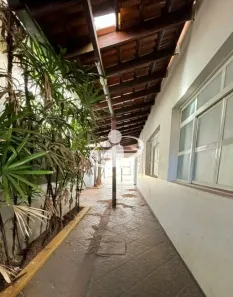 Prédio Comercial para alugar, 1800m² no Martins, Uberlândia