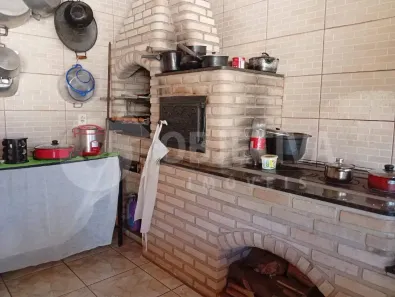Prédio Comercial com 4 Quartos à venda, 320m² no Segismundo Pereira, Uberlândia