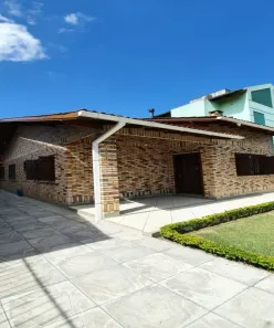 Casa com 3 Quartos à venda, 270m² no Cavalhada, Porto Alegre