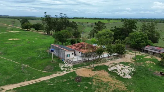 Fazenda/Sítio com 4 Quartos à venda, 847000m² no , Mucurici