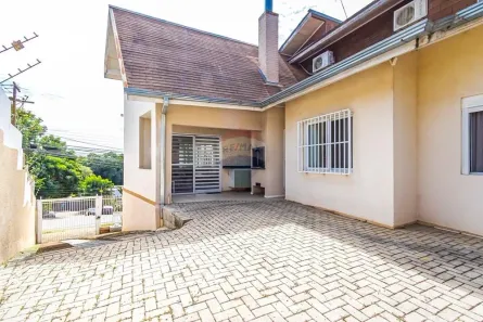 Casa com 3 Quartos à venda, 307m² no São Lourenço, Curitiba