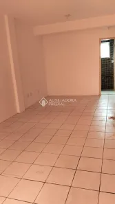 Sala Comercial à venda, 33m² no Passo da Areia, Porto Alegre