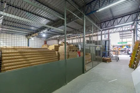 Galpão/Depósito/Armazém à venda, 2500m² no Vila Metalúrgica, Santo André