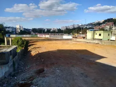 Lote/Terreno à venda, 1340m² no São Pedro, Juiz de Fora