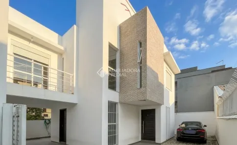 Casa com 3 Quartos à venda, 132m² no Morro das Pedras, Florianópolis