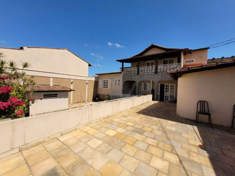 Casa com 4 quartos — Caiçaras, Belo Horizonte