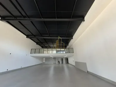 Galpão/Depósito/Armazém para alugar, 230m² no Jardim Estoril IV, Bauru