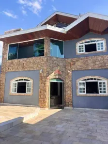 Casa com 3 Quartos para alugar, 210m² no Loteamento Villa Branca, Jacareí