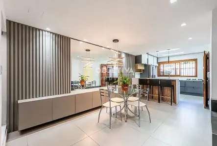 Casa com 4 Quartos à venda, 310m² no Chácara das Pedras, Porto Alegre