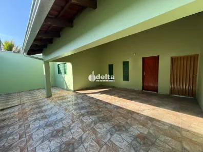Casa com 3 Quartos para alugar, 170m² no Jardim Europa, Uberlândia