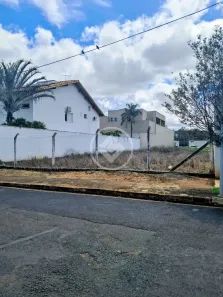 Lote/Terreno à venda, 600m² no Jardim Karaíba, Uberlândia