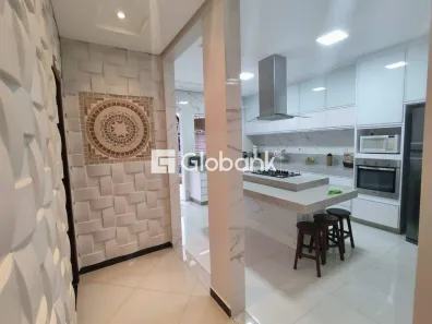 Casa com 3 Quartos à venda, 172m² no Monte Carmelo, Montes Claros