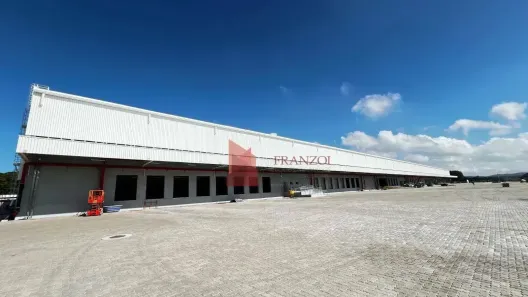 Galpão/Depósito/Armazém para alugar, 8000m² no Brilhante I, Itajaí