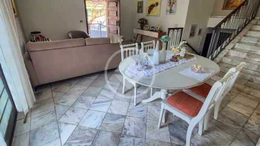Casa com 3 Quartos à venda, 211m² no Jardim Santo Antônio, Valinhos