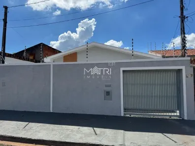 Casa com 3 Quartos para alugar, 121m² no Jardim Tabapuã (Vila Xavier), Araraquara
