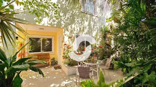 Casa de Condomínio com 4 Quartos à venda, 157m² no Badu, Niterói