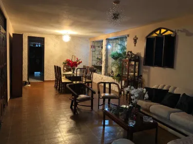 Casa com 6 Quartos à venda, 560m² no Lagoa Nova, Natal