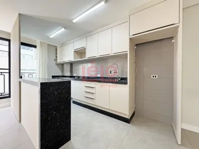 Apartamento com 2 Quartos para alugar, 55m² no Vila Bosque, Maringá