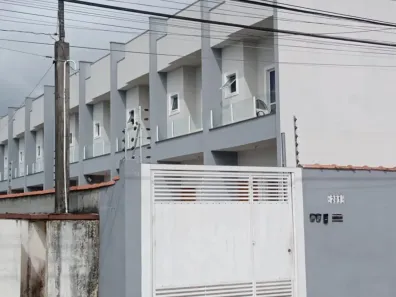 Casa de Condomínio com 2 Quartos à venda, 91m² no Balneário Forest, Caraguatatuba
