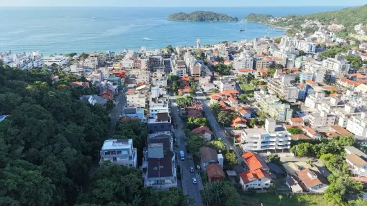 Apartamento com 2 Quartos à venda, 80m² no Centro, Bombinhas