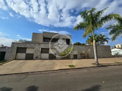 Sobrado com 4 Quartos à venda, 597m² no Jardim América, Goiânia