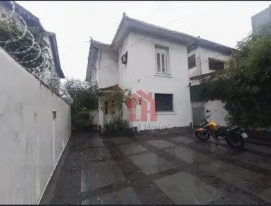 Sobrado com 5 Quartos à venda, 300m² no Encruzilhada, Santos