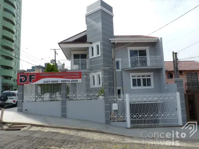 Sobrado com 3 Quartos à venda, 230m² no Centro, Ponta Grossa