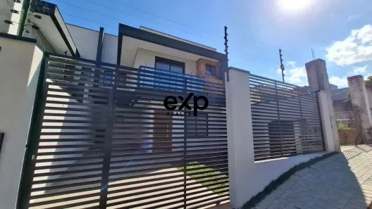 Sobrado com 3 Quartos à venda, 150m² no Butiatuvinha, Curitiba