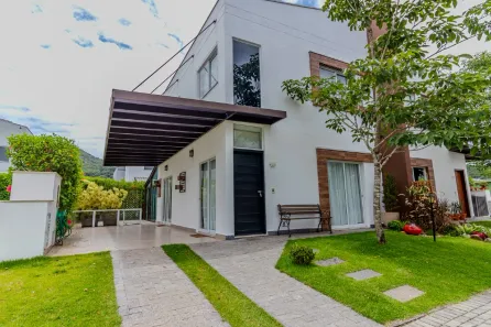 Casa de Condomínio com 3 Quartos à venda, 190m² no Barra, Balneário Camboriú