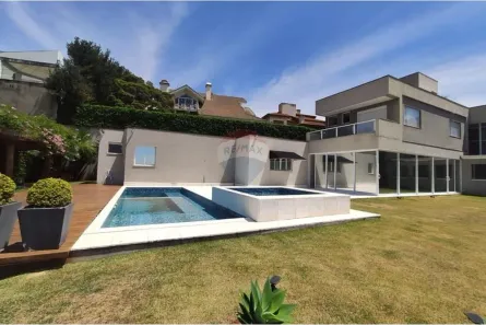 Casa com 5 Quartos para alugar, 450m² no Vila Santista, Atibaia